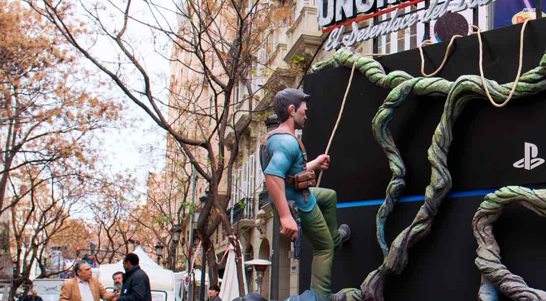 La falla PlayStation ya luce en Valencia