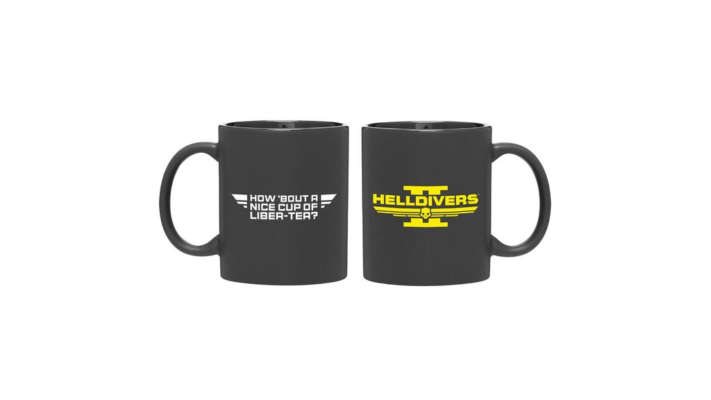 Una taza negra. En una cara aparece el logo de Helldivers 2 en amarillo. En la otra, hay escrito en letras blancas: "How about a nice cup of liber-tea?" (¿Quieres té? ¡Pues toma una libertaza!).
